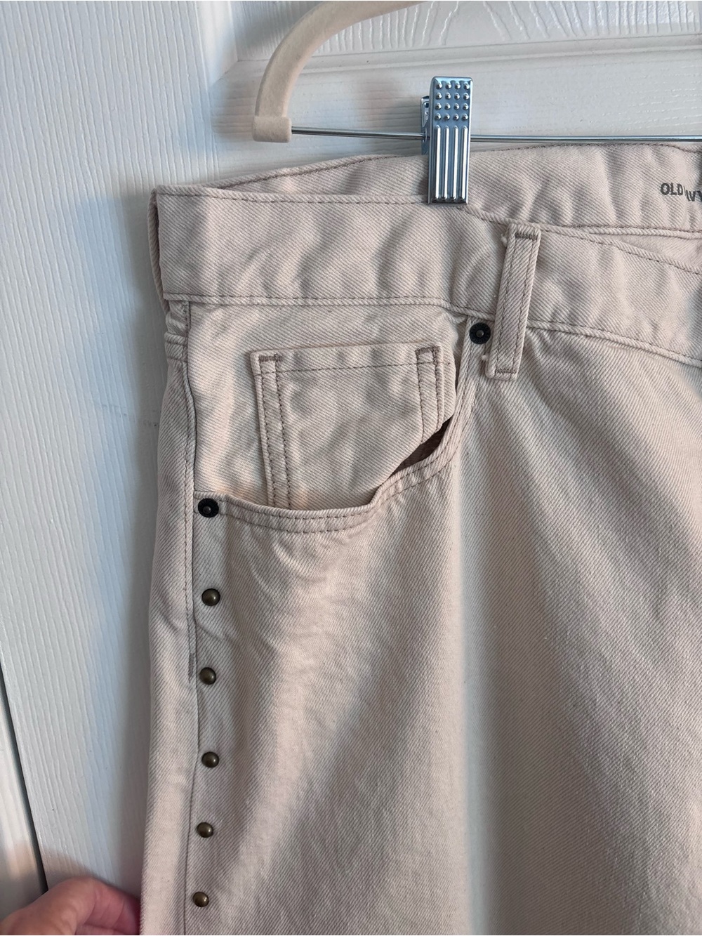 Old Navy ecru studded wide leg jeans, Size 18